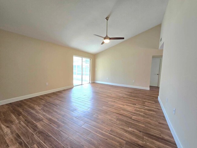 Foto del edificio - Four Bedroom SFH in South Lakeland is Now ...