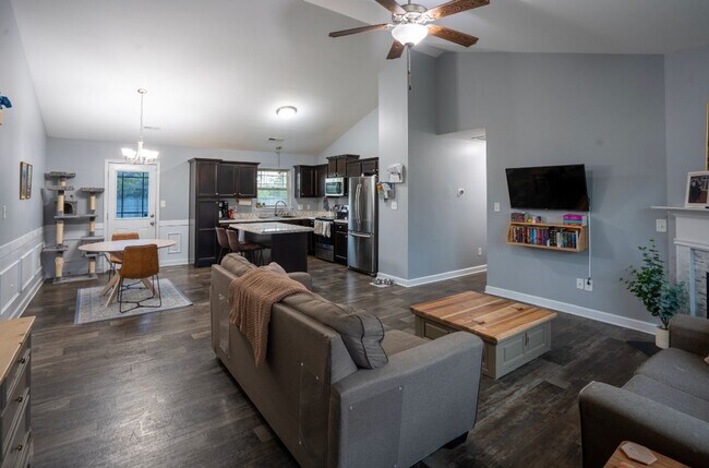 Foto del edificio - 3 Bedroom, 2 bath beautiful home - Bridgeport Community Sneads Ferry