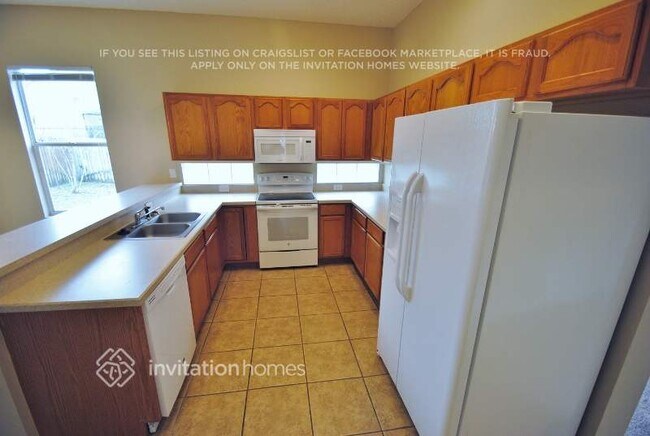 Foto del edificio - 400 Oak Springs Ct