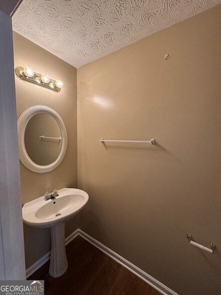Building Photo - 5869 Strathmoor Manor Cir