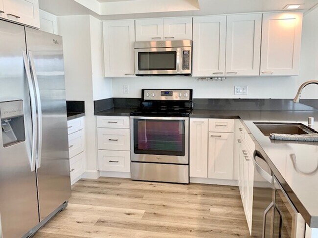 Foto del edificio - Beautiful Coastal Rental in Oxnard | 2 Bed...