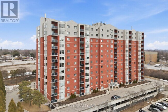 Photo du bâtiment - 30 Chapman Ct