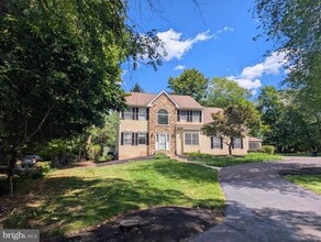 Building Photo - 114 Lenape Dr