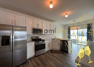 Building Photo - 1765 E 110th Pl