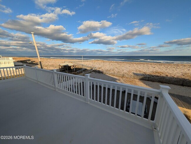Building Photo - 2400 Oceanfront