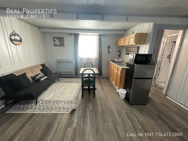 Building Photo - 13015 M32 Apt.-5