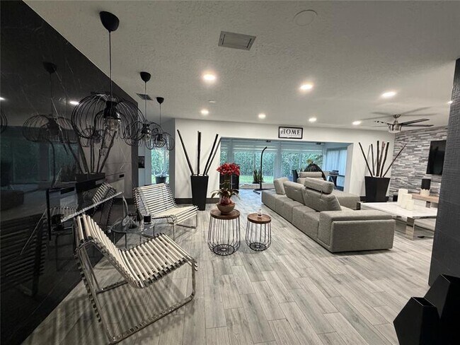 Foto del edificio - 11240 NW 43rd St