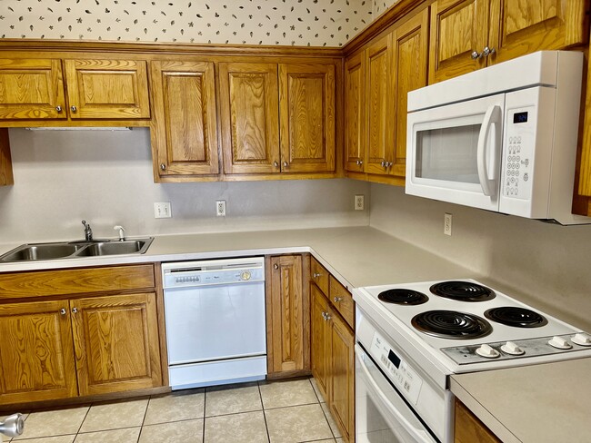 Building Photo - 26 Wellington Dr