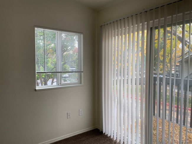 Building Photo - 10845 W Ustick Rd