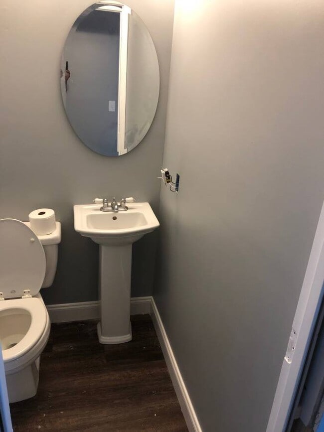 Cuarto de baño - 5311 Goldenrod Dr