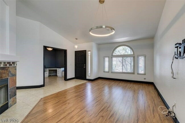 Building Photo - 240 Honeywood St