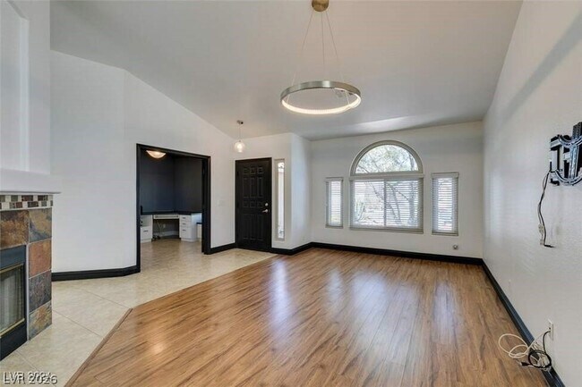 Foto del edificio - 240 Honeywood St