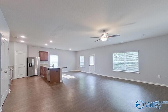 Foto del edificio - 1044 Pilgrim Ln