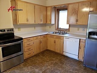 Building Photo - 1405 Rushmore Dr