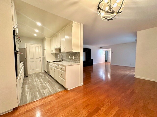 Foto del edificio - 4521 Colbath Ave