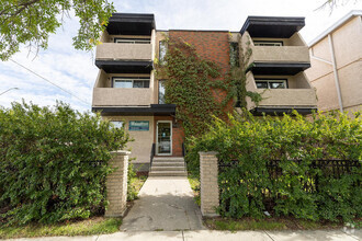 Building Photo - Renfrew Corner Apartments