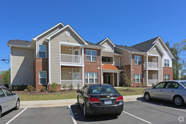 Exterior - Reidsville Ridge Apartments