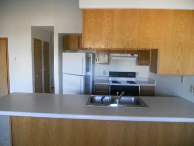 Building Photo - 1854 Hillsview Dr