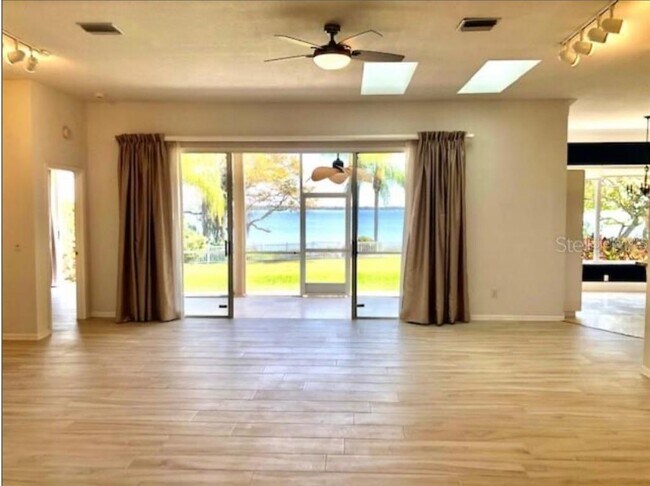 Foto del edificio - 2910 Philippe Pkwy