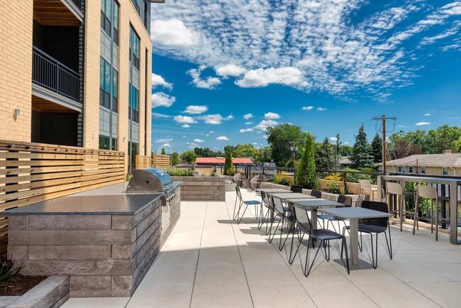 Building Photo - 3914 Monona Dr