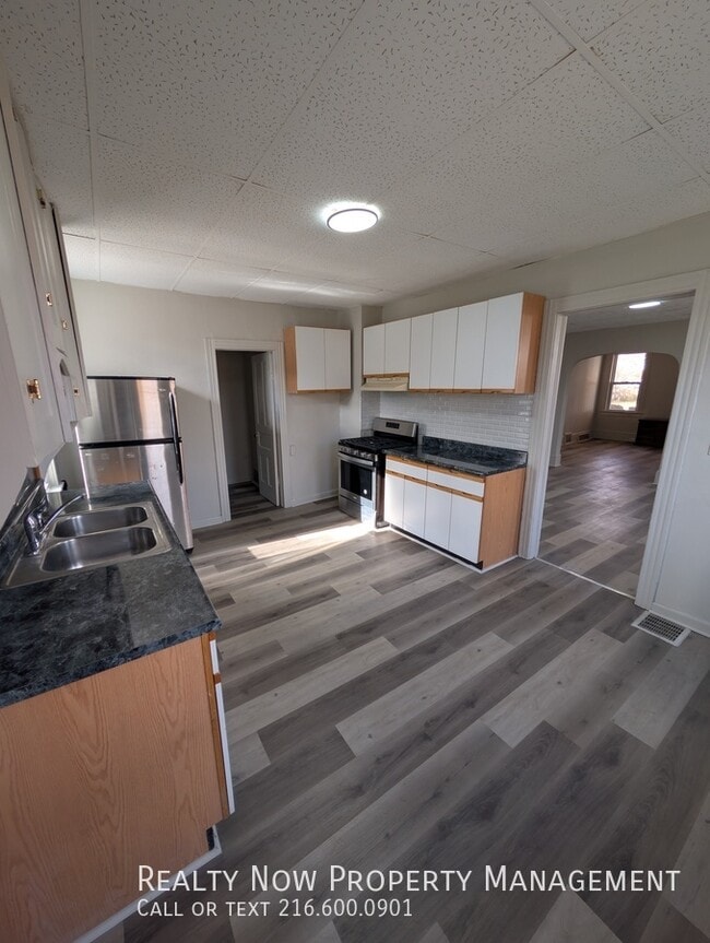 Building Photo - 7501 Berry Ave