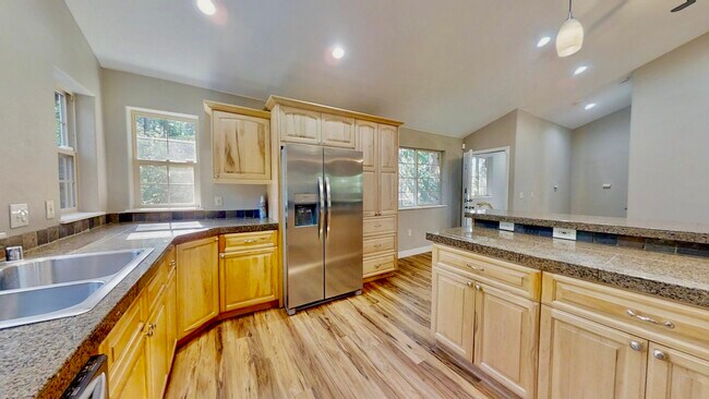Foto del edificio - 6700 Ridgeway Dr