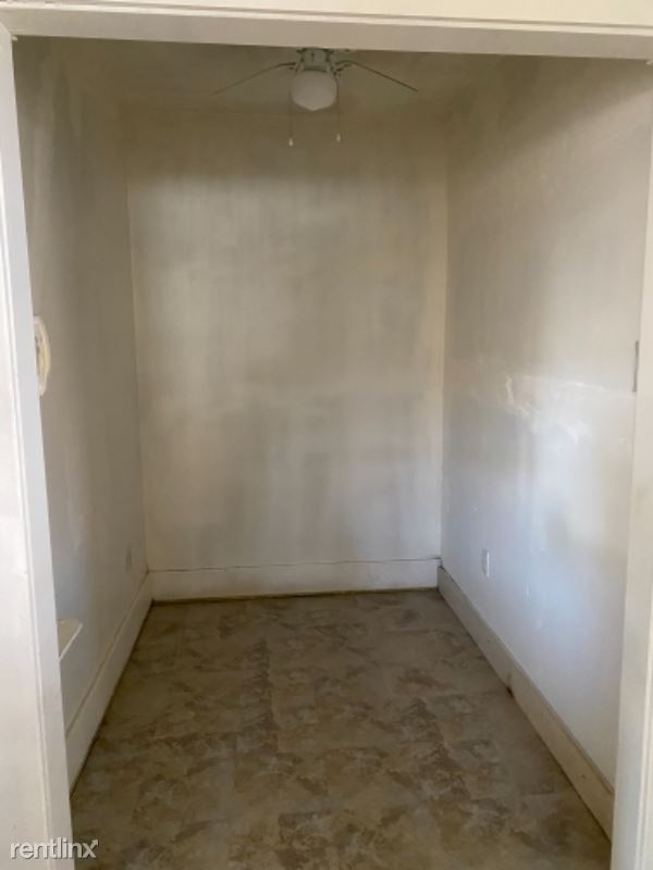 Building Photo - 3 br, 1 bath House - 328 S 8th St