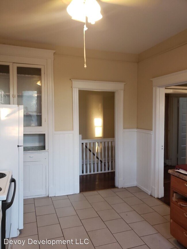 Building Photo - 3 br, 1 bath Apartment - 4463-A Morganford