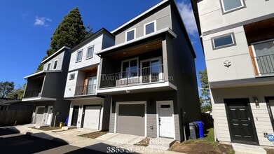 Building Photo - 3855 SE 92nd Ave