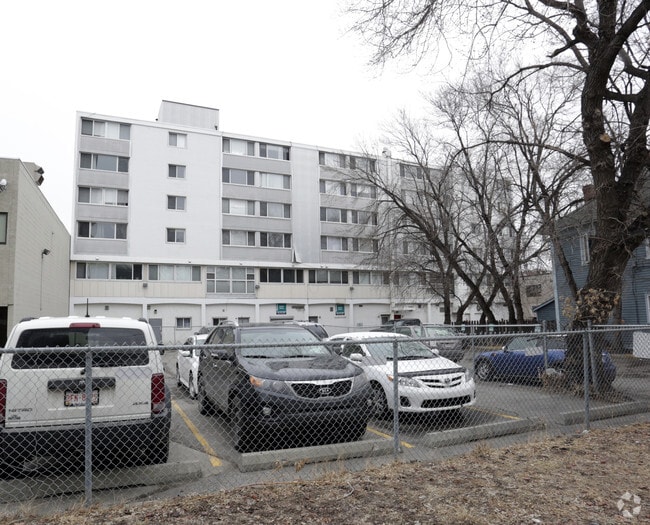 Building Photo - Avenue Tower