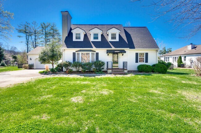 Foto del edificio - Stunning 3BR/2BA home in the desirable Temple Hills Golf Community!