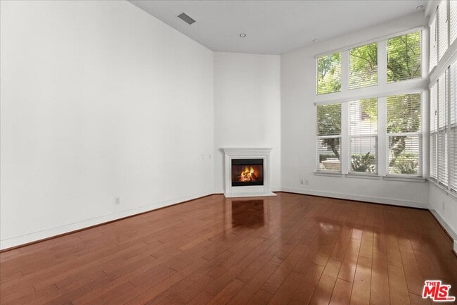 Building Photo - 6010 S Celedon Creek