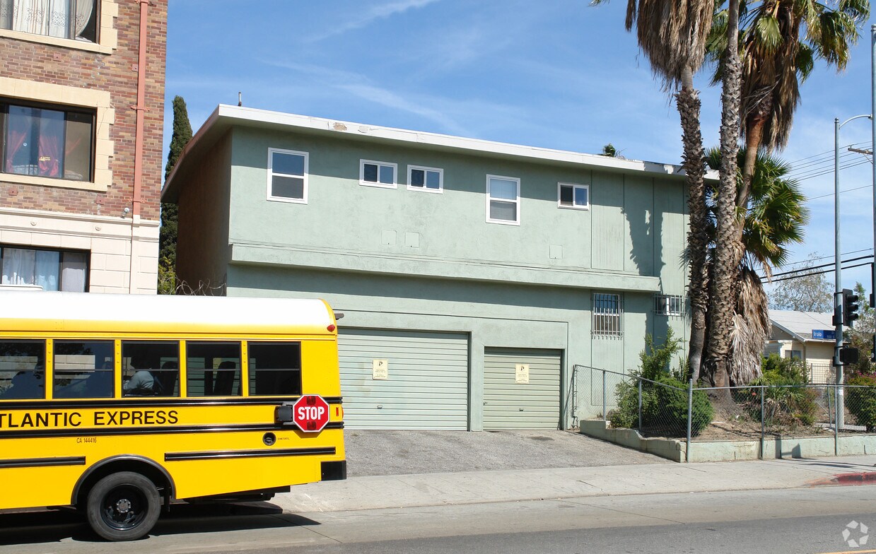 Building Photo - 3215 San Marino St