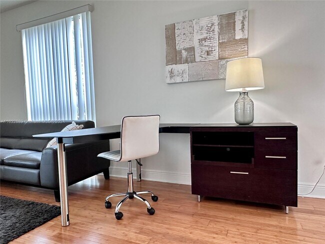 Foto del edificio - 7275 SW 89th St
