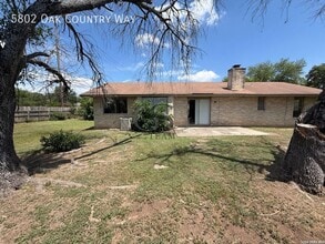 Building Photo - 5802 Oak Country Way