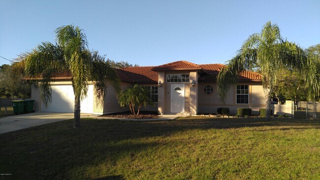Building Photo - 4270 Fairfax St