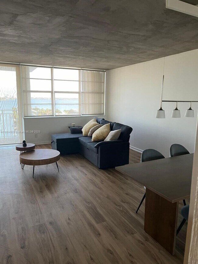 Foto del edificio - 2100 Sans Souci Blvd