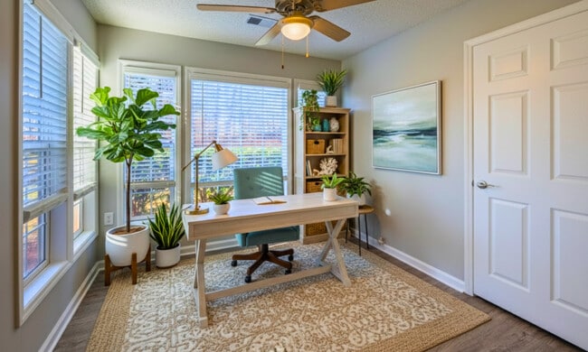 Building Photo - Summerlyn Place