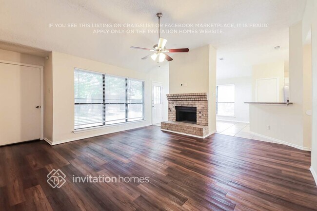 Foto del edificio - 2317 Lakeshore Ln