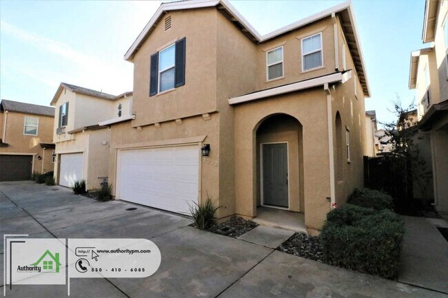 Building Photo - 2333 La Villa - Beautiful Town Home in Sha...