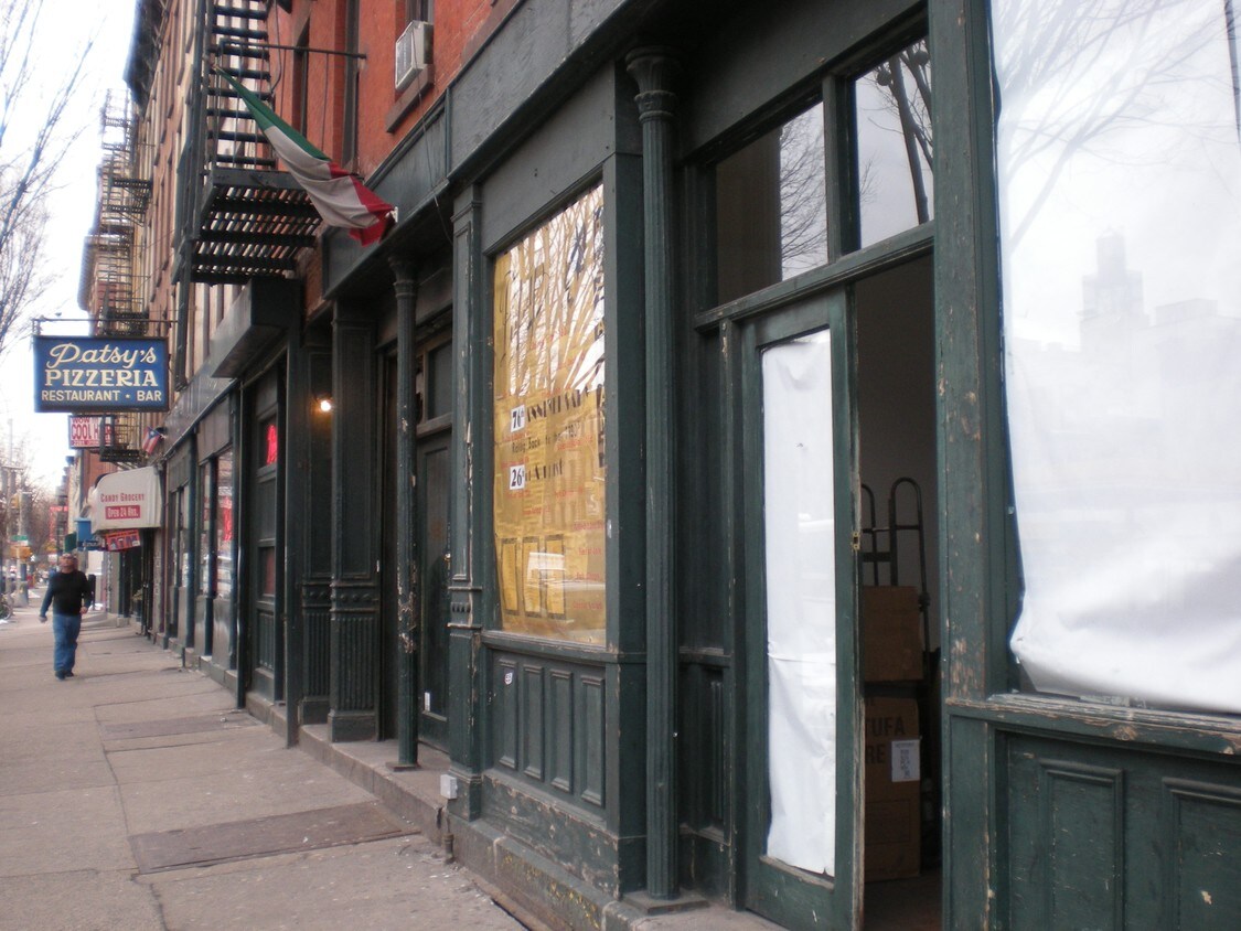 Foto del edificio - 2287-2291 First Ave