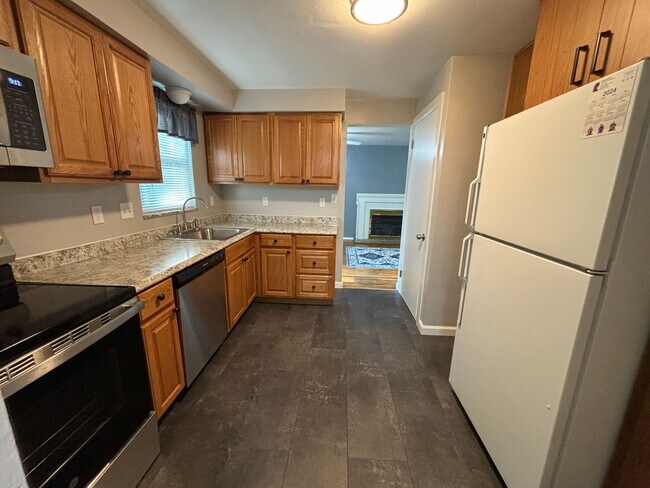 Foto del edificio - Beautifully Updated 4-Bedroom Home in Mt. Lebanon!
