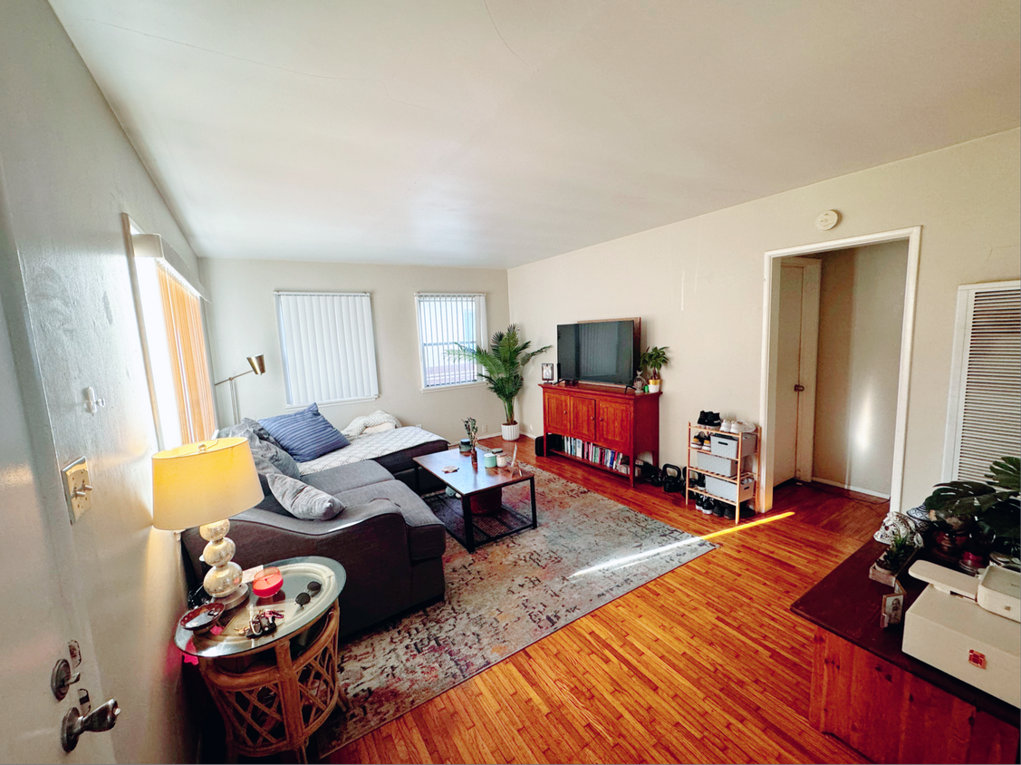 Foto principal - 14808 Inglewood Ave