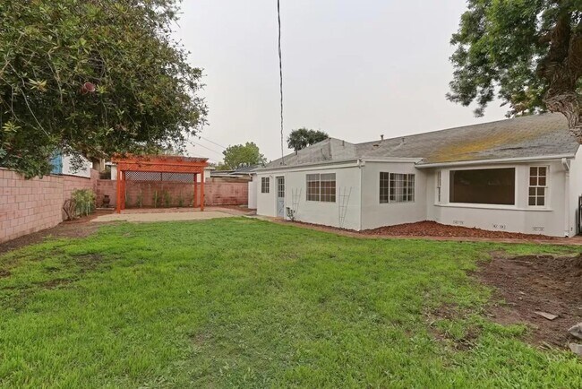 Foto del edificio - 8027 Winsford Ave