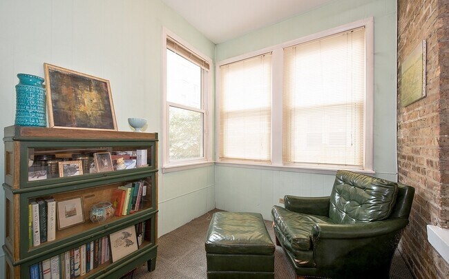 Foto del edificio - 1308 W Waveland Ave