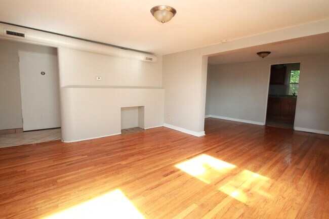 Building Photo - 183 Morrison Dr