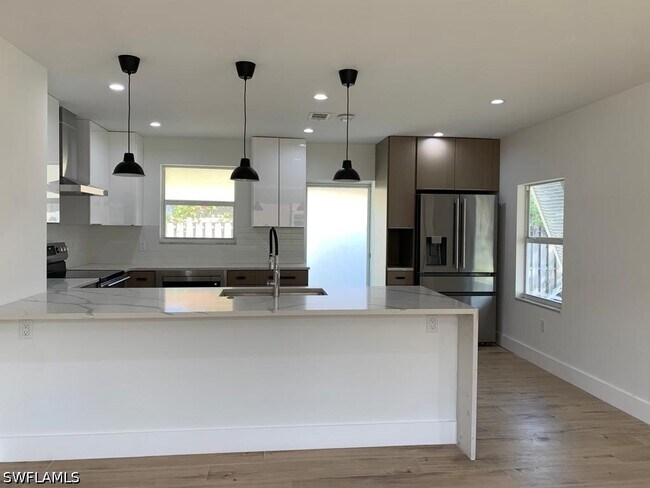 Foto del edificio - 811 94th Ave N