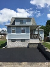 Building Photo - 450 Schwartz Ave