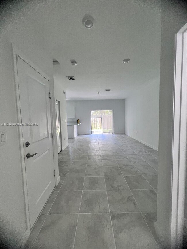 Foto del edificio - 21324 NE 2nd Ct