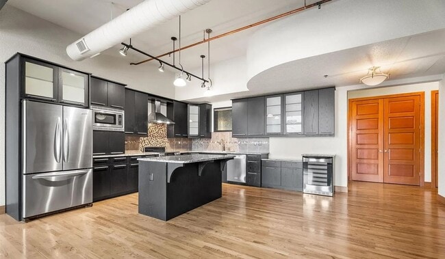 Building Photo - Luxury Old Town Loft in the Prestigious Magnolia Building